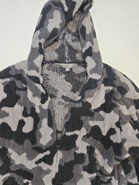 Barefoot Dreams CozyChic Plush Zip Hoodie in Grey Camo Extra Large XL
